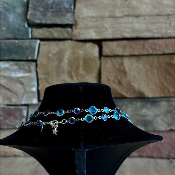 Kirk’s Folly Elegant Blue and Green silver tone necklace - Picture 4 of 4